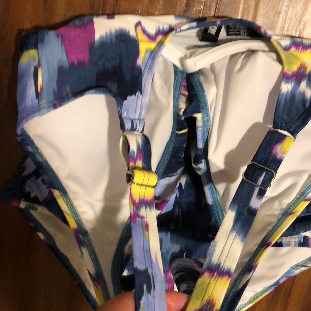 New Ruffle Plunge Tummy-Control One-Piece Swimsuit - Picture 8 of 15